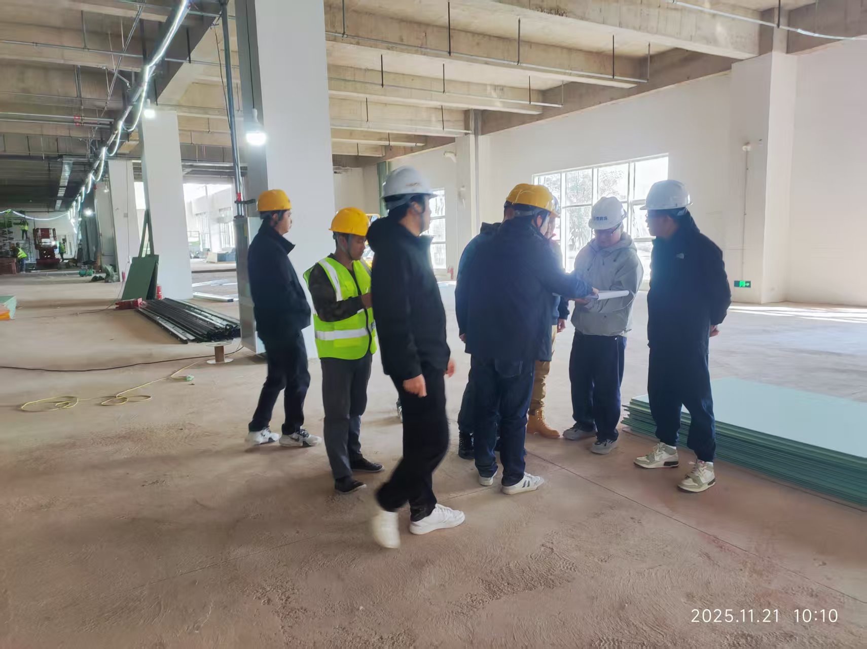 今泰装饰成功承接中能建储能科技(武汉)有限公司10000+㎡办公室装修项目,正式开工!办公室装修项目,正式开工!(图1) 3.jpg