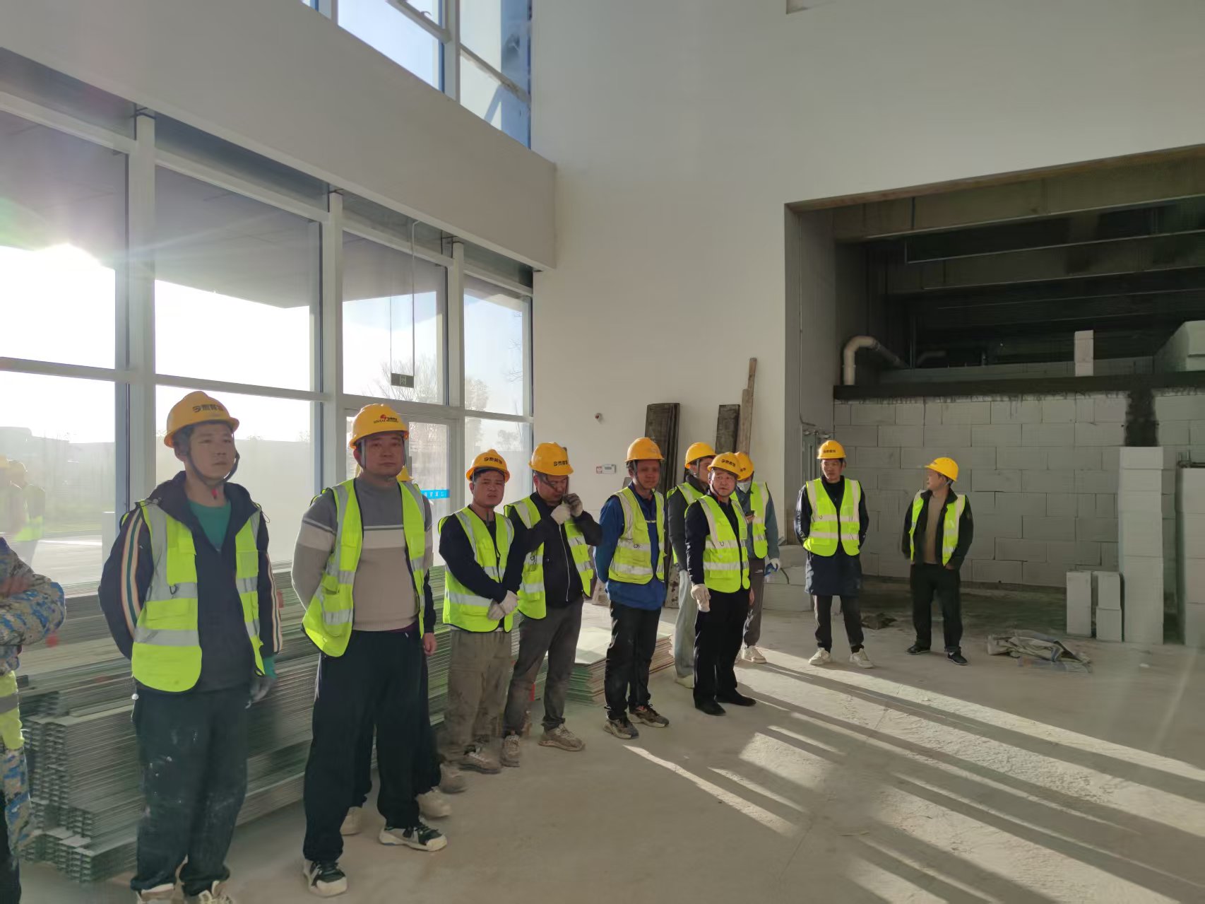 今泰装饰成功承接中能建储能科技(武汉)有限公司10000+㎡办公室装修项目,正式开工!办公室装修项目,正式开工!(图2) 43.jpg